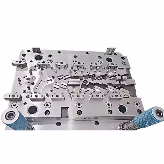 Fornitore della Cina Stampo CNC per la produzione di stampi per stampaggio dell'acciaio